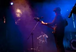 Lech Janerka koncert w Muzeum Powstania Warszawskiego w Warszawie 20 lutego 2010 roku, Fotografia jest prosta!