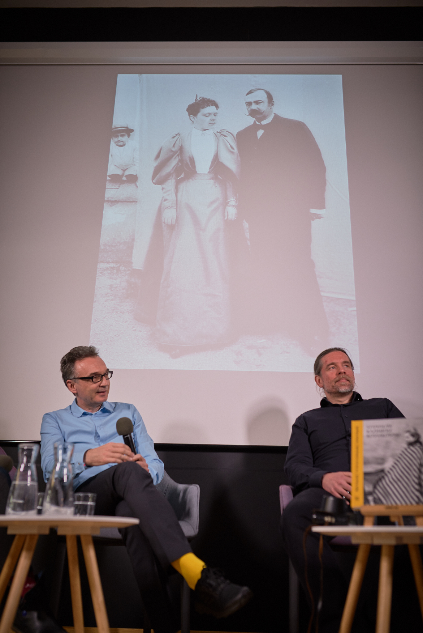 Fotografia analogowa kiedyś i dziś w ramach promocji albumu Kocham fotografię Stanisław Kossakowski wyd. Dom Spotkań z Historią w Warszawie